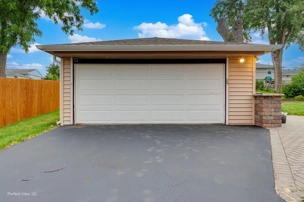 7831 Sprucewood Avenue Woodridge IL 60517