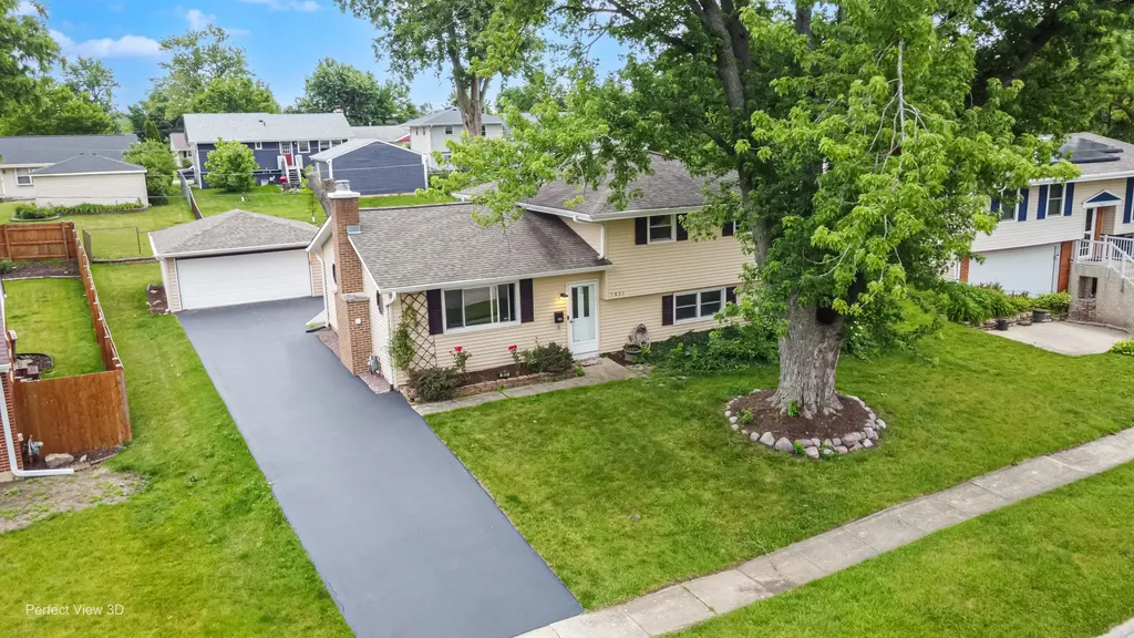 7831 Sprucewood Avenue Woodridge IL 60517