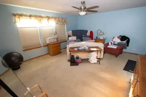 990 Wilkinson Lane North Aurora IL 60542
