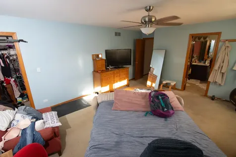 990 Wilkinson Lane North Aurora IL 60542