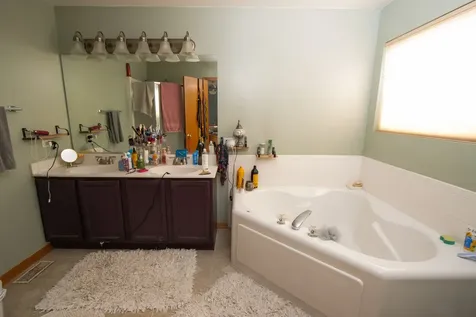 990 Wilkinson Lane North Aurora IL 60542