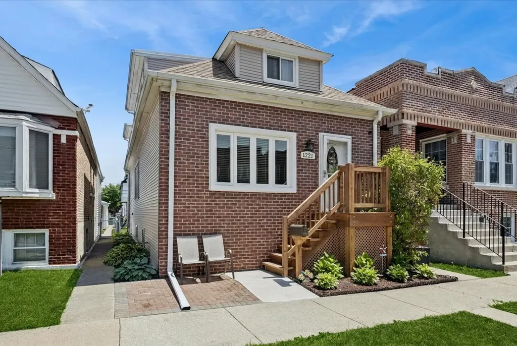 1221 Scoville Avenue Berwyn IL 60402