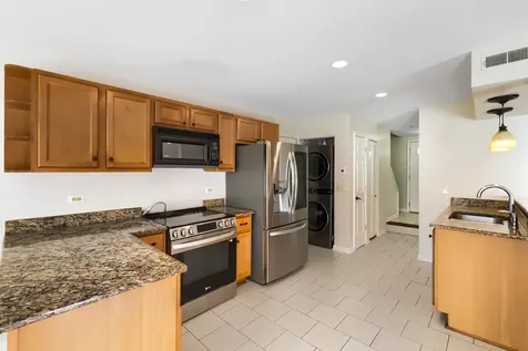 2474 Sunlight Court Aurora IL 60502