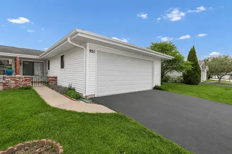951 Chelsea Lane Schaumburg IL 60193