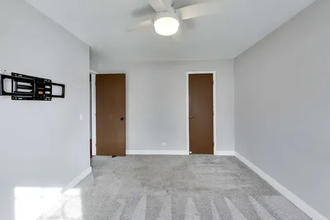 10 Waterbury Lane Schaumburg IL 60193