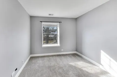 10 Waterbury Lane Schaumburg IL 60193