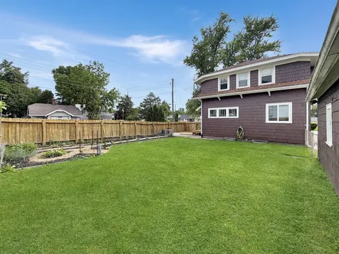 904 South Mckinley Avenue Freeport IL 61032