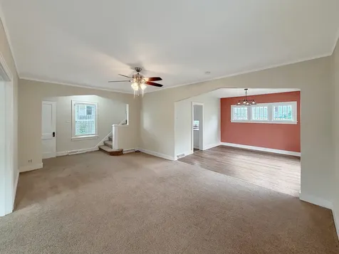 904 South Mckinley Avenue Freeport IL 61032