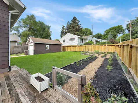 904 South Mckinley Avenue Freeport IL 61032