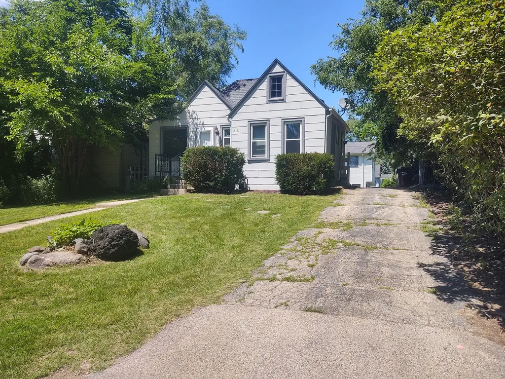 218 Southern Terrace Island Lake IL 60042