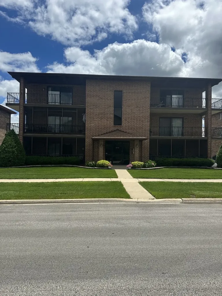 16743 Paxton Avenue Tinley Park IL 60477