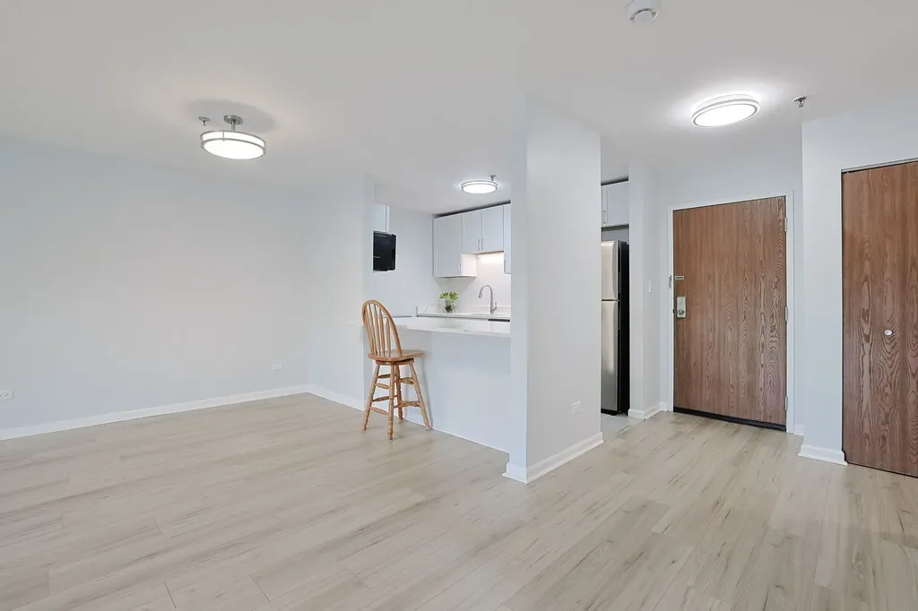 3265 Kirchoff Road Rolling Meadows IL 60008