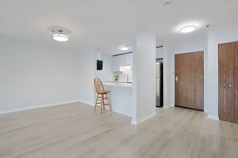 3265 Kirchoff Road Rolling Meadows IL 60008