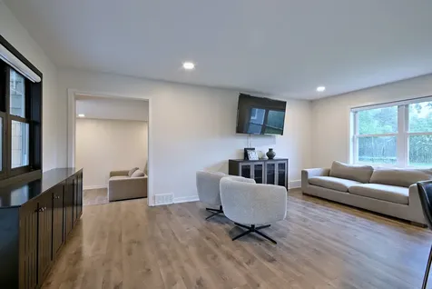 511 Everett Avenue Crystal Lake IL 60014