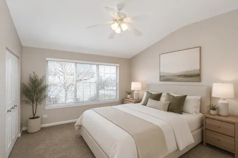 1272 Silk Oak Lane Bartlett IL 60103
