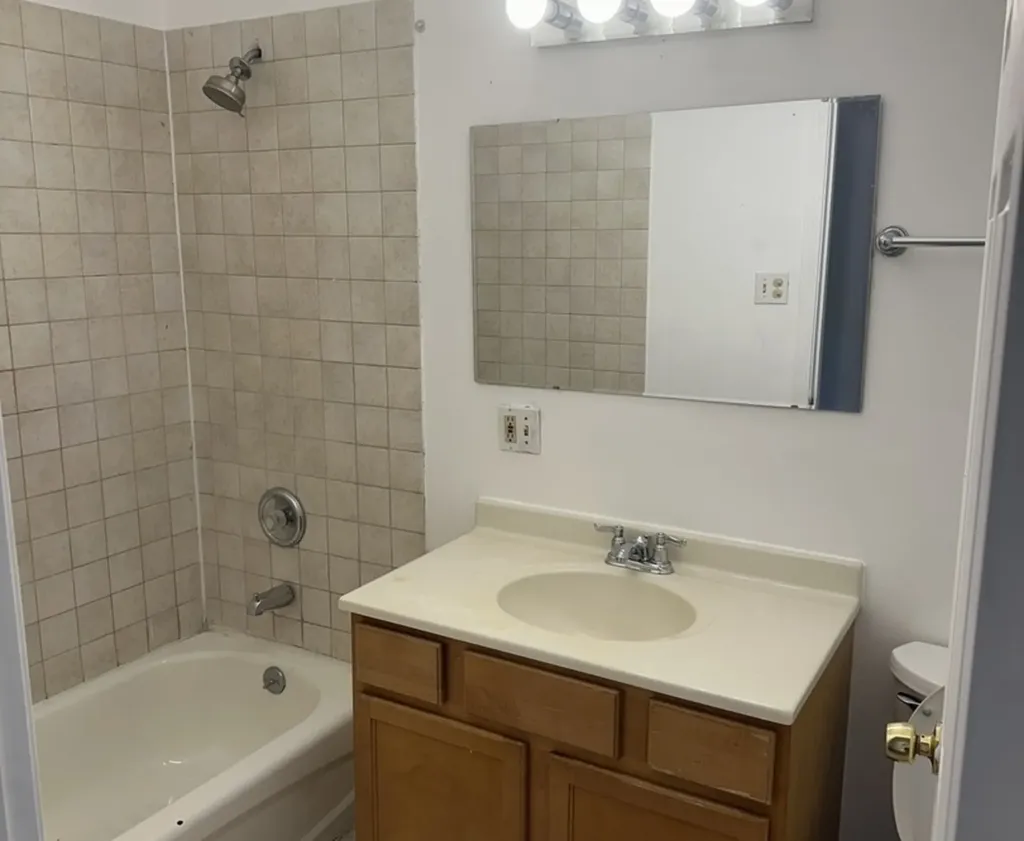 6800 South Dante Avenue Chicago IL 60637