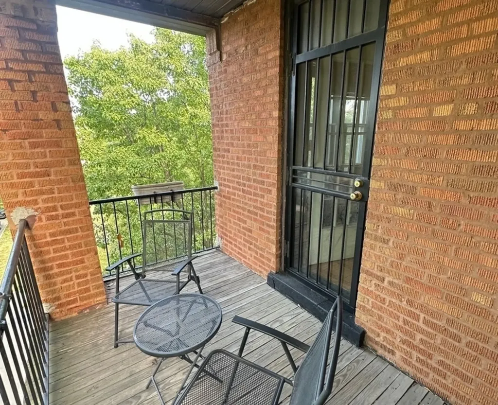 6800 South Dante Avenue Chicago IL 60637