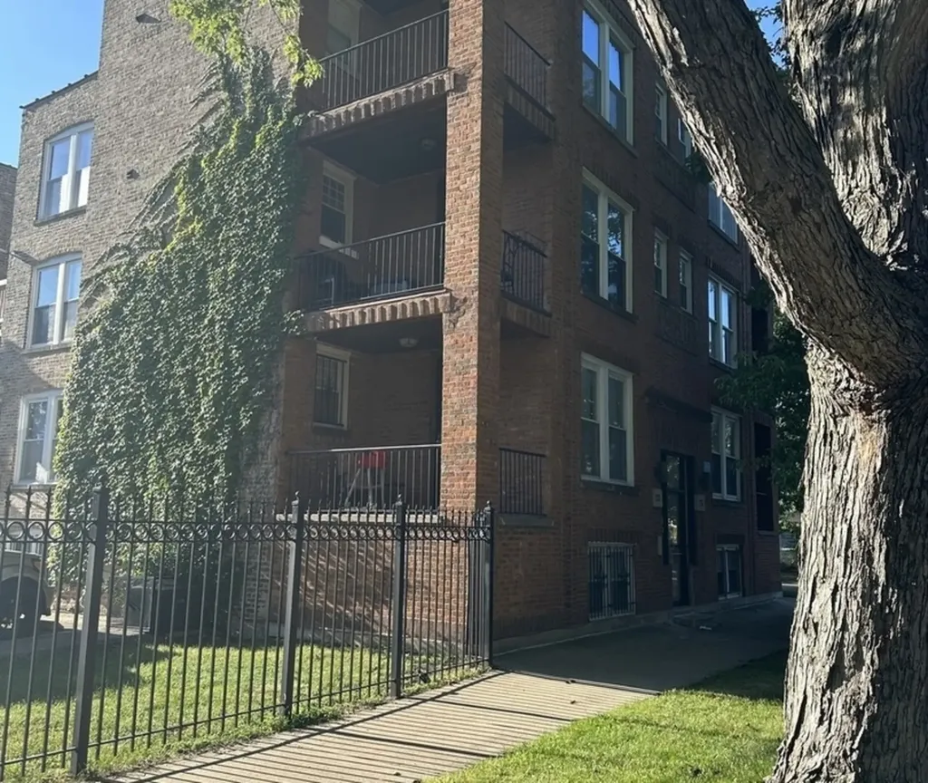 6800 South Dante Avenue Chicago IL 60637