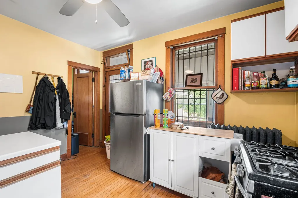 7529 North Winchester Avenue Chicago IL 60626