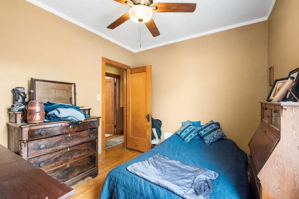 7529 North Winchester Avenue Chicago IL 60626