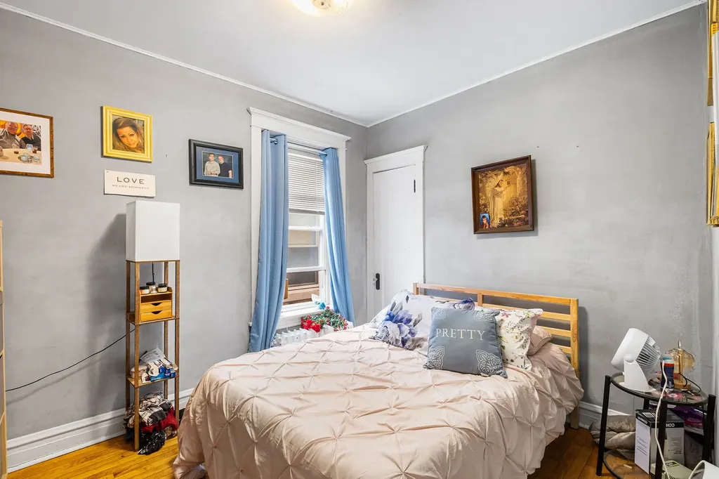 7529 North Winchester Avenue Chicago IL 60626