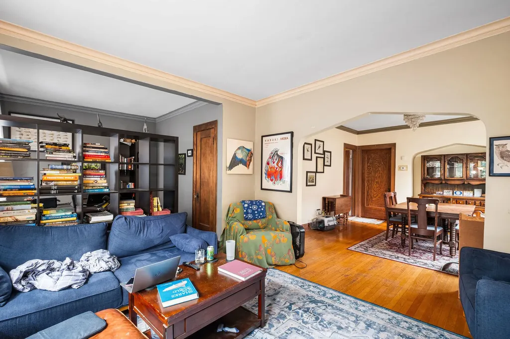 7529 North Winchester Avenue Chicago IL 60626