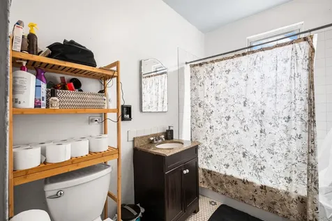 7529 North Winchester Avenue Chicago IL 60626