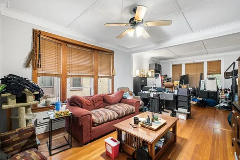 7529 North Winchester Avenue Chicago IL 60626