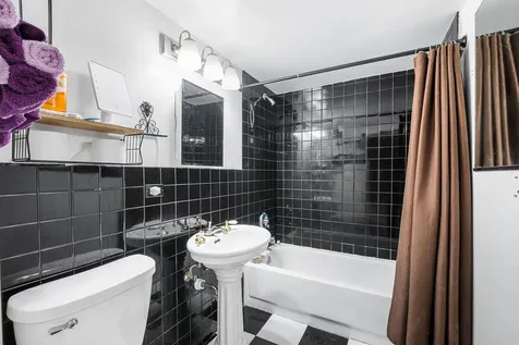 7529 North Winchester Avenue Chicago IL 60626