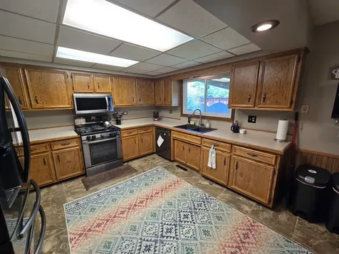 17042 Lockwood Avenue Oak Forest IL 60452