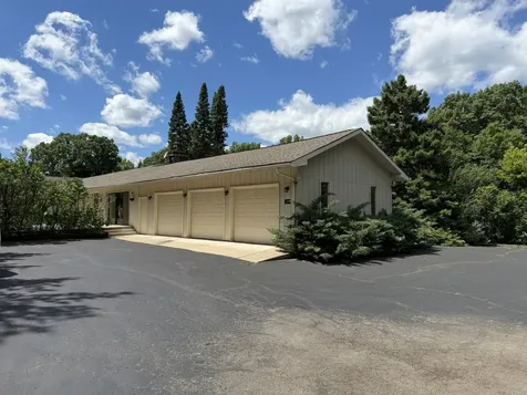 1842 Thomas Atkinson Road Inverness IL 60067
