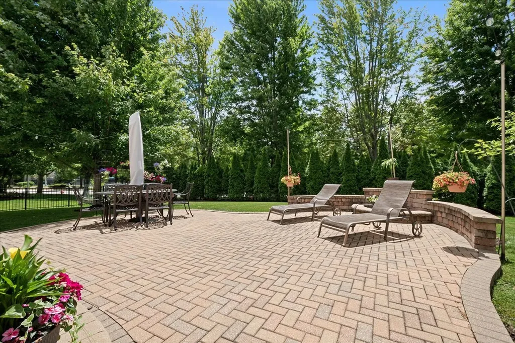 2412 Shaker Court Naperville IL 60564