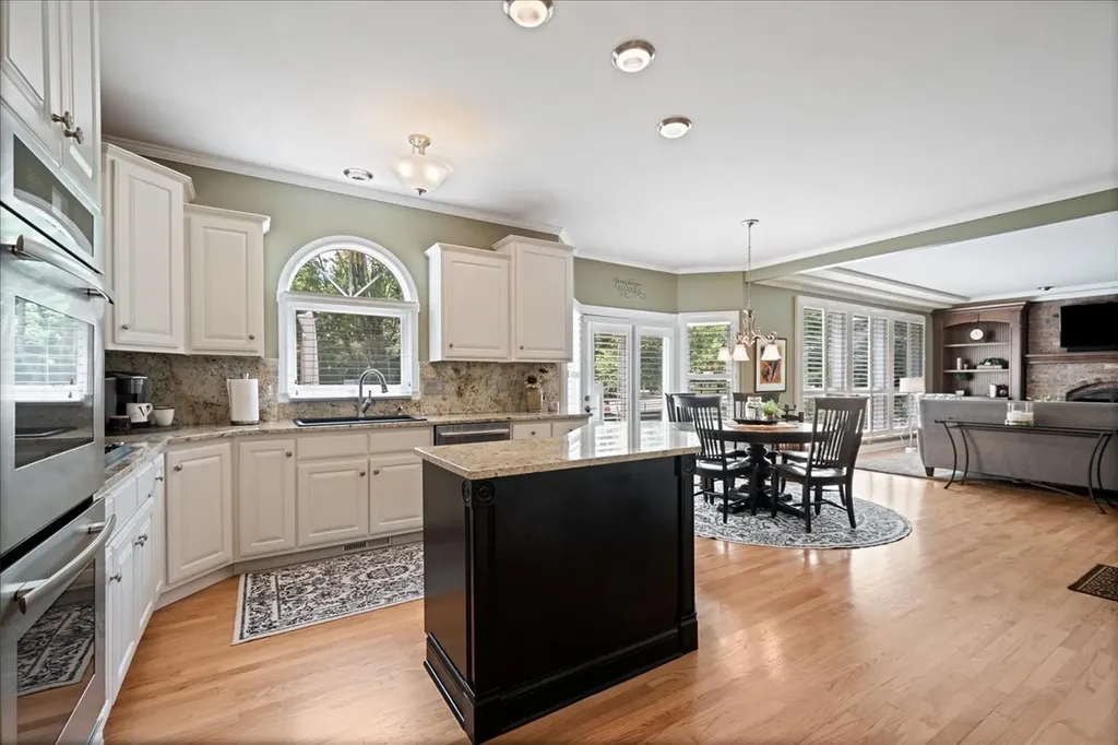 2412 Shaker Court Naperville IL 60564