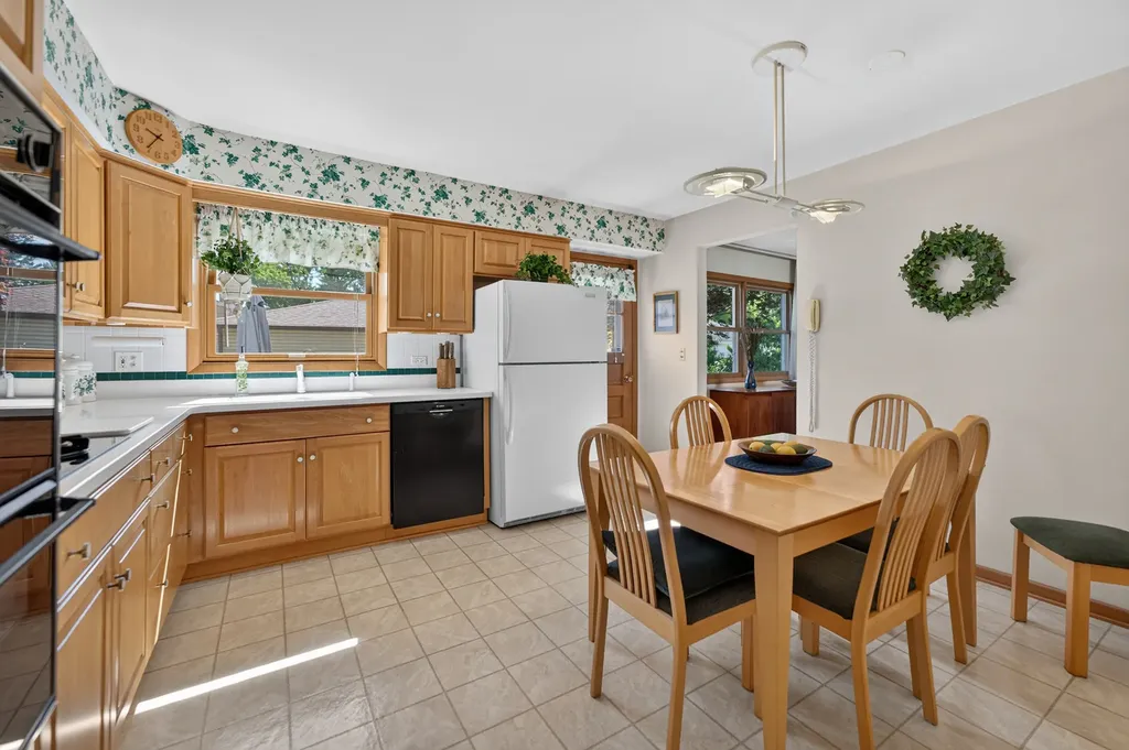 89 South Clarendon Avenue Addison IL 60101