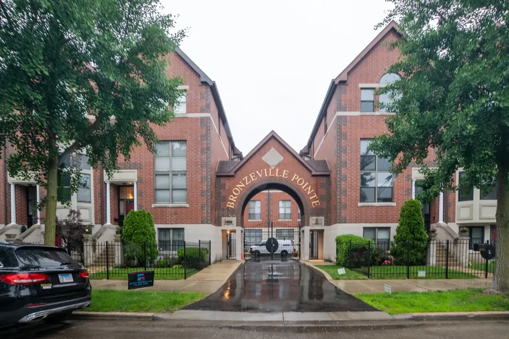4414 South King Drive Chicago IL 60653