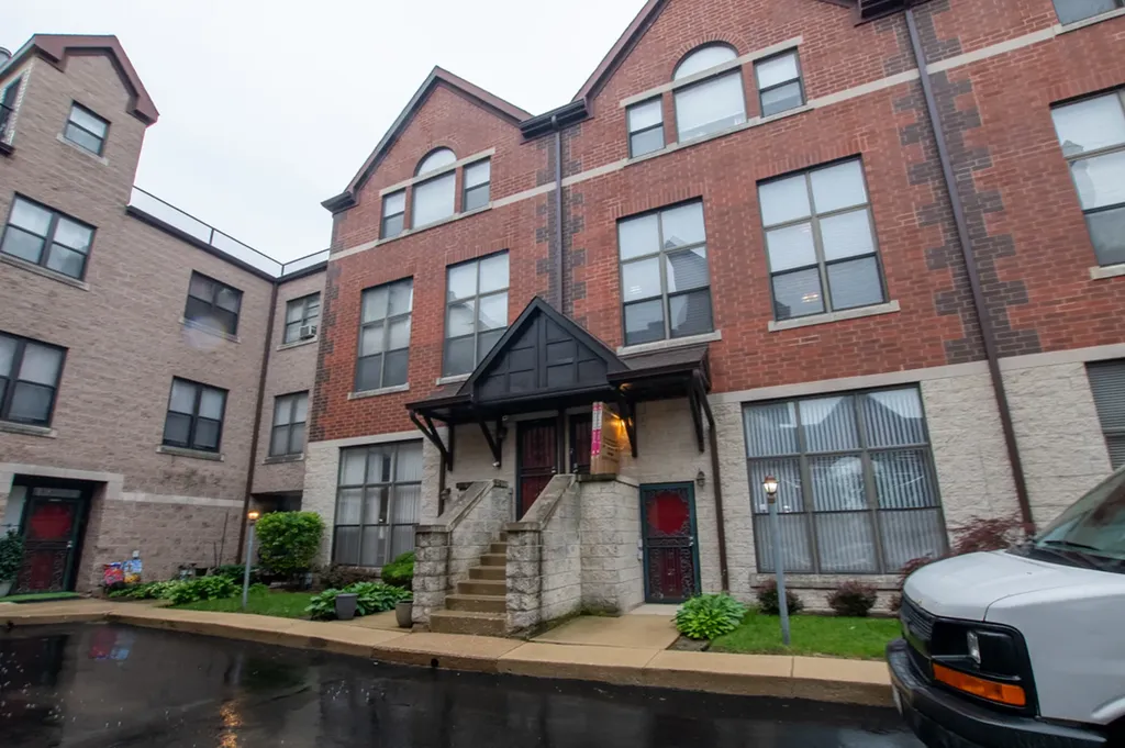 4414 South King Drive Chicago IL 60653