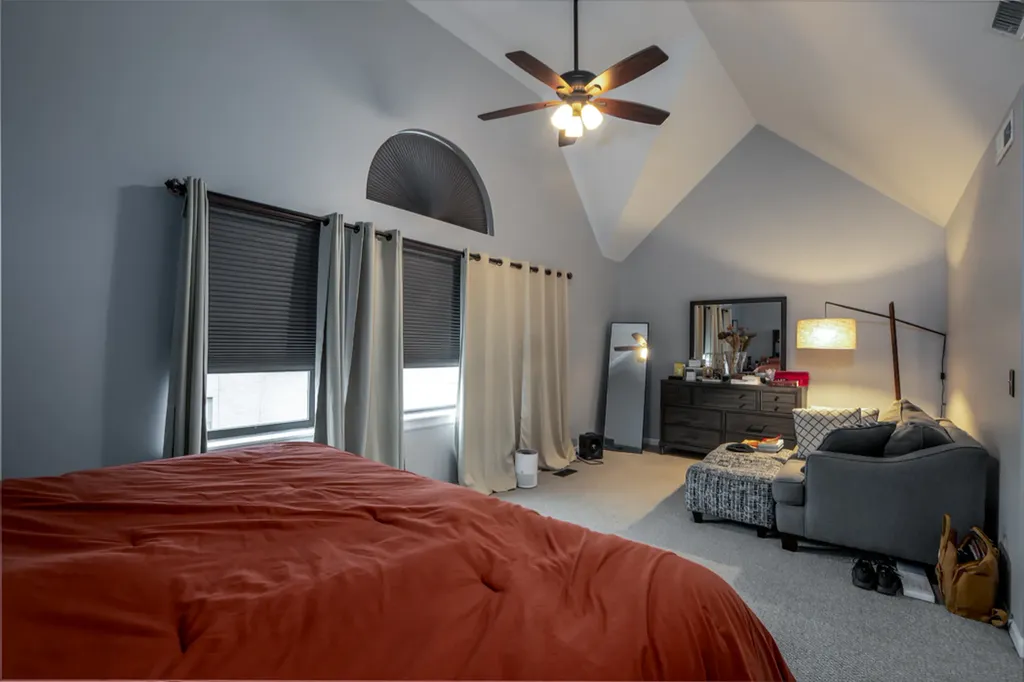 4414 South King Drive Chicago IL 60653