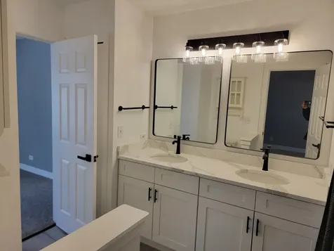 2992 Heatherwood Court Schaumburg IL 60194