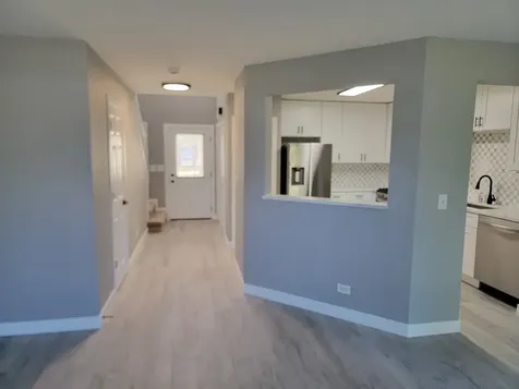 2992 Heatherwood Court Schaumburg IL 60194