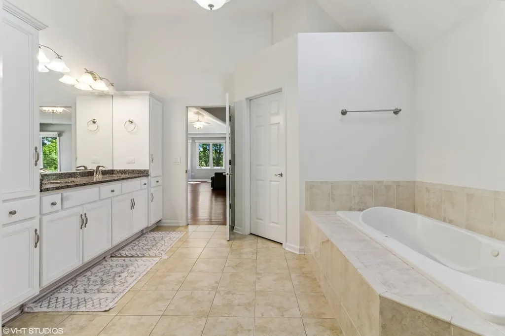 3304 Rollingridge Road Naperville IL 60564