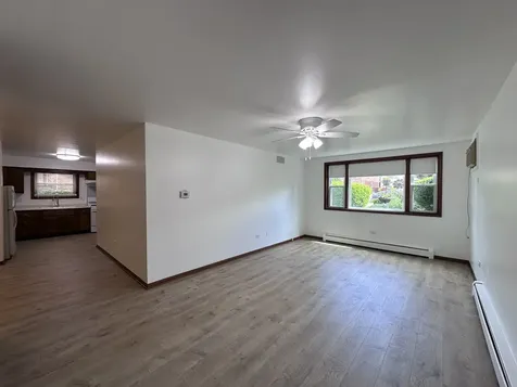 8442 West Oak Avenue Niles IL 60714