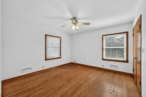 809 Woodlawn Drive Dekalb IL 60115