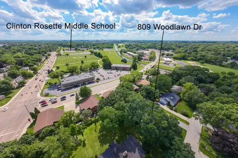 809 Woodlawn Drive Dekalb IL 60115