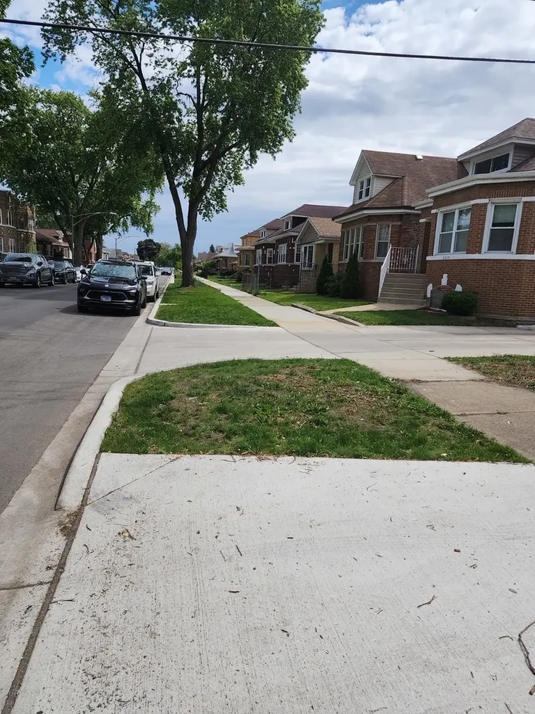 8300 South Hermitage Avenue Chicago IL 60620