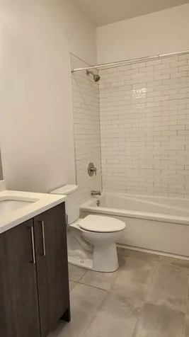 4428 North Sheridan Road Chicago IL 60640