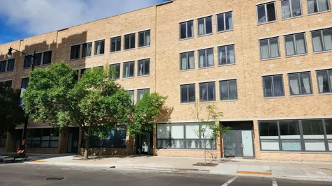 4428 North Sheridan Road Chicago IL 60640