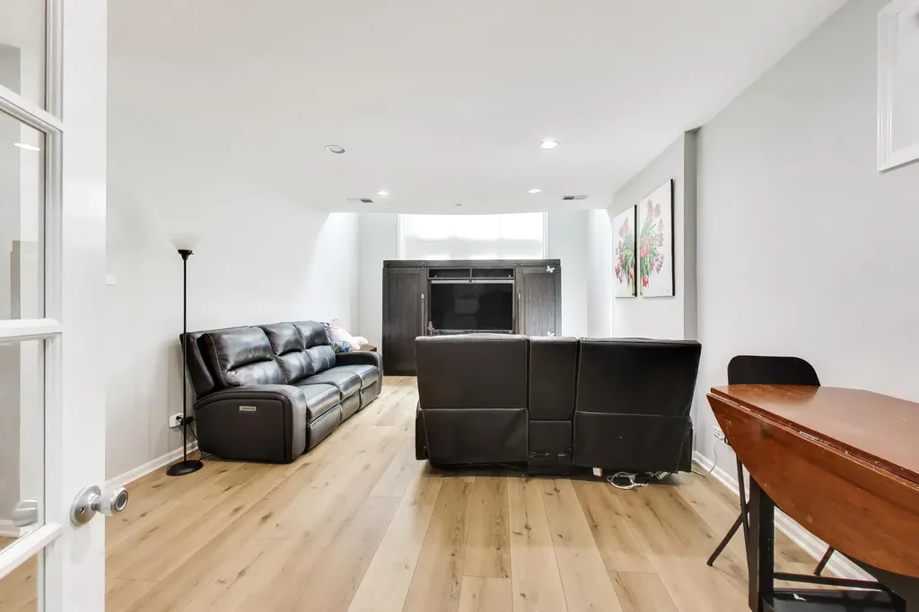 3111 North Seminary Avenue Chicago IL 60657