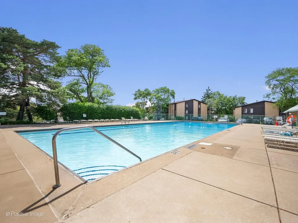 6176 Knoll Lane Court Willowbrook IL 60527