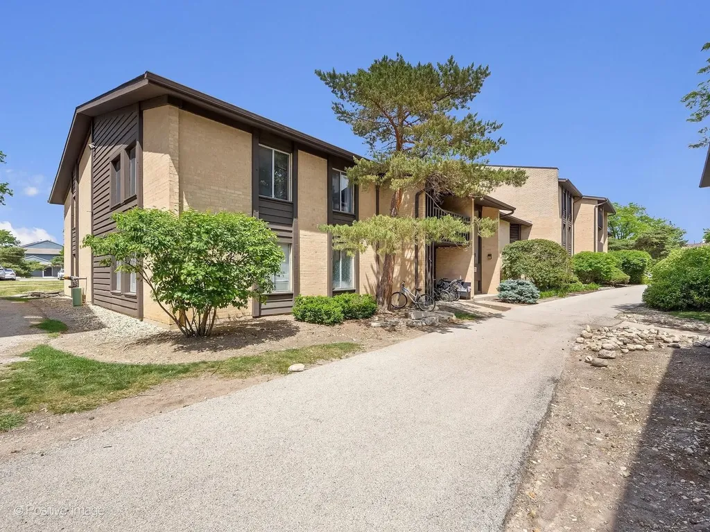 6176 Knoll Lane Court Willowbrook IL 60527