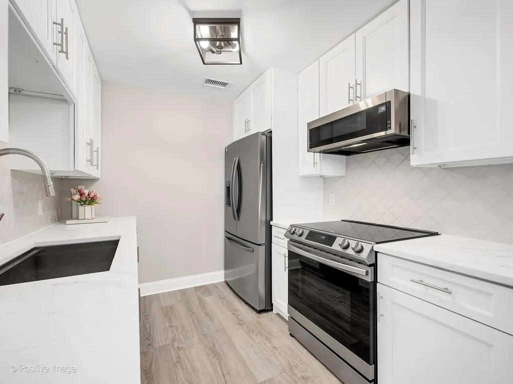 6176 Knoll Lane Court Willowbrook IL 60527